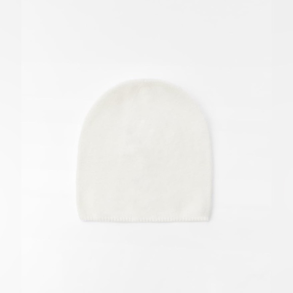 NWOT. Zara Cream Wool Blend Fine Knit Beanie. - Picture 5 of 8